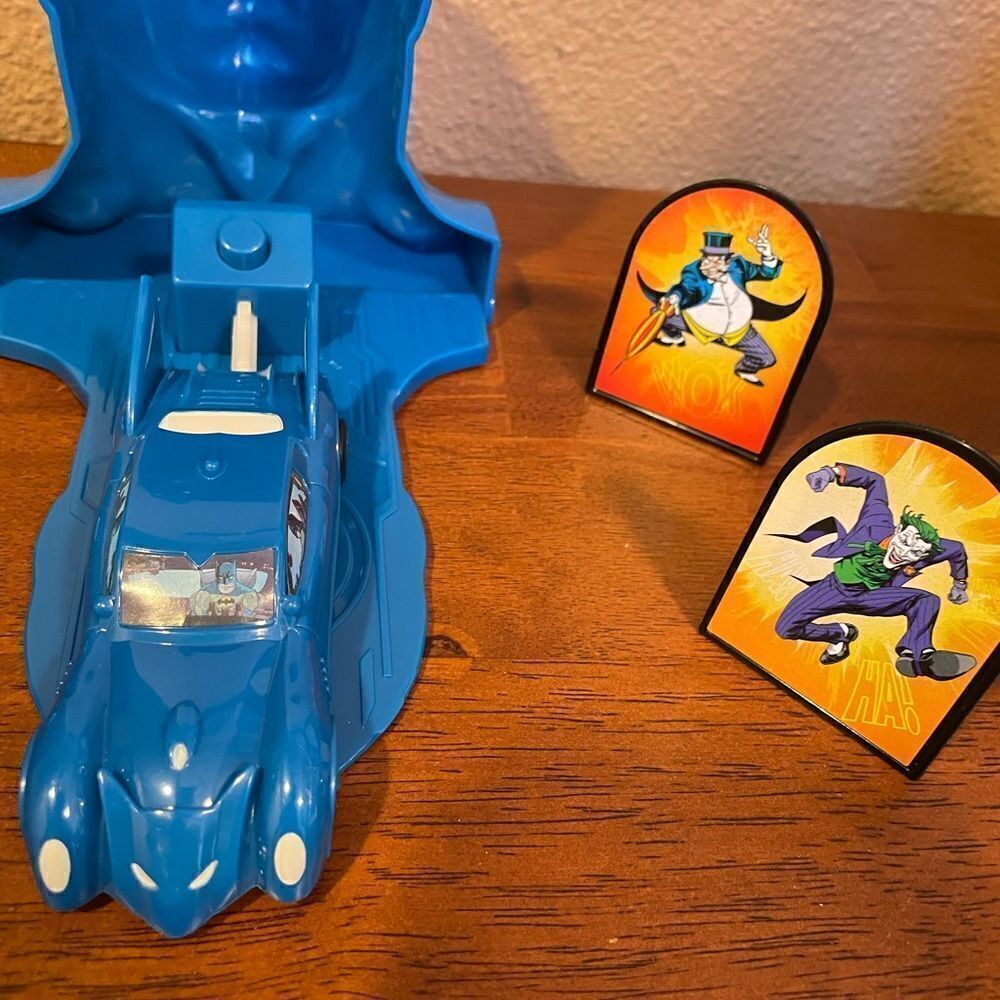 Deco PAC Batman Cake Topper Set - Picture 8 of 10